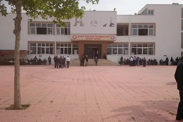MERSİN CEMEVİ(ALEVİ KÜLTÜR DERNEKLERİ MERSİN ŞUBESİ) - Resim 17