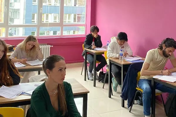 Capital English - Resim 2