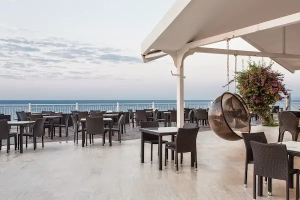 FALCON HOTEL - Resim 7
