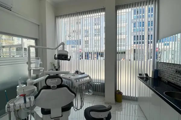 Özel Uray Ağız ve Diş Sağlığı Polikliniği - Resim 2