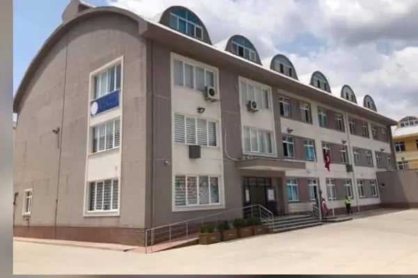Gemlik Şehit Mehmet Koray Pınar Ortaokulu - Resim 2