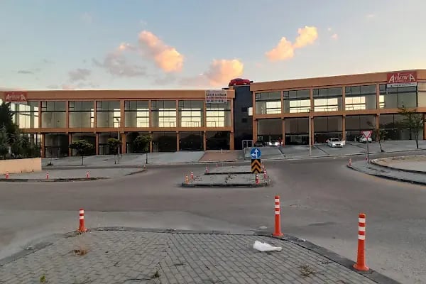 Batı Otonom - Otomotiv ve Ticaret Merkezi - Resim 13