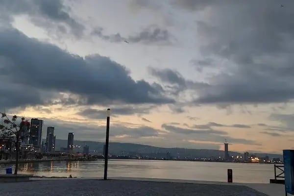 Bayraklı Sahil piknik akanı - Resim 17