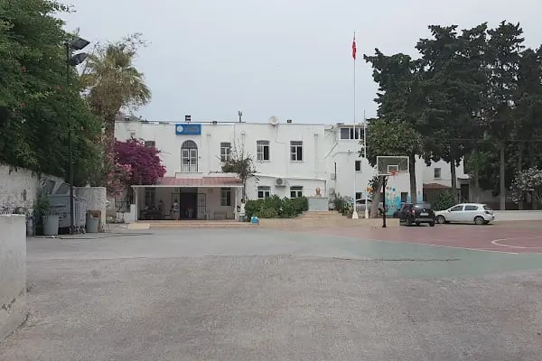 Cumhuriyet Ortaokulu - Resim 11