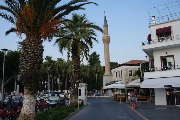 Cumhuriyet Ortaokulu - Resim 2