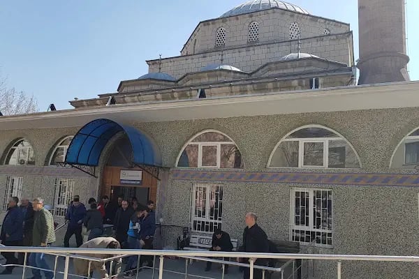 Aydınlıkevler Merkez Cami - Resim 5