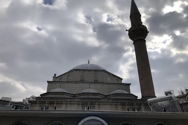 Aydınlıkevler Merkez Cami - Resim 1