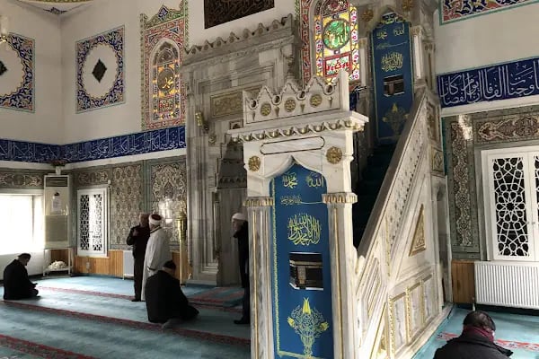 Aydınlıkevler Merkez Cami - Resim 12