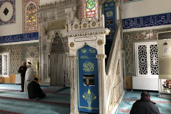 Aydınlıkevler Merkez Cami - Resim 2