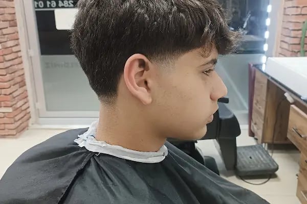 B&amp;S Hair Studio Barber - Resim 12