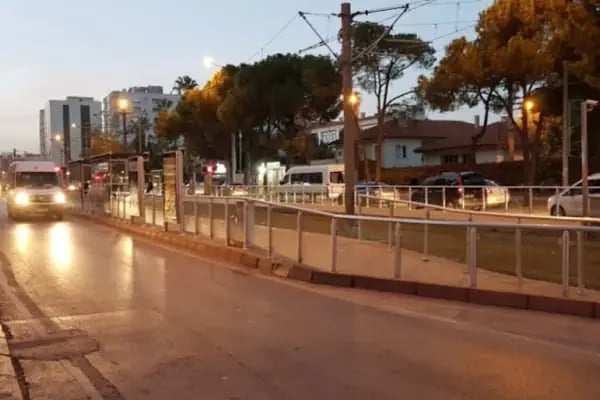 Tramvay Durağı - Resim 2