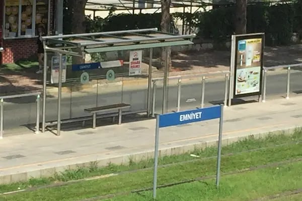 Tramvay Durağı - Resim 6