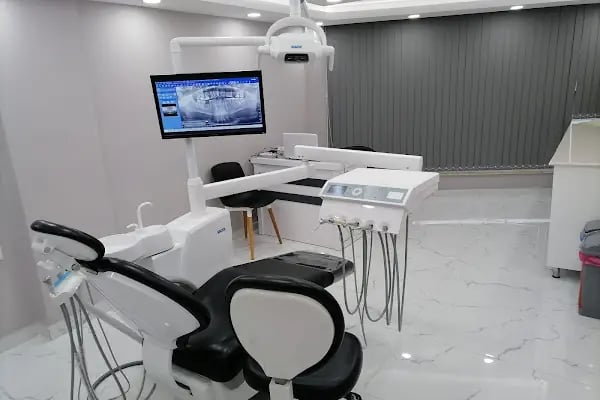 DİŞ HEKİMİ GÜLŞAH AKSU ÖZEL AĞIZ VE DİŞ SAĞLIĞI KLİNİĞİ - Resim 13