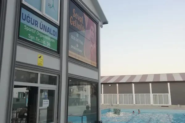 Çeceli Park Yüzme Havuzu - Halı Saha -Tuğba Balo Düğün Salonu - Resim 6
