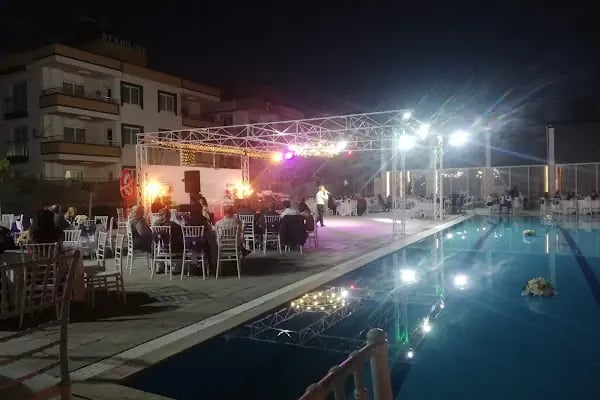 Çeceli Park Yüzme Havuzu - Halı Saha -Tuğba Balo Düğün Salonu - Resim 7