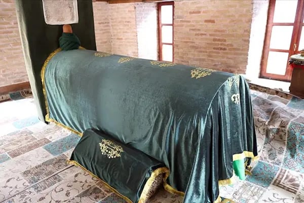 Pisili Baba (Pir Esad Sultan)Türbesi - Resim 17