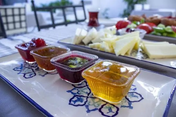 Kınalıada Nisi Pansiyon &amp; Restoran - Resim 10