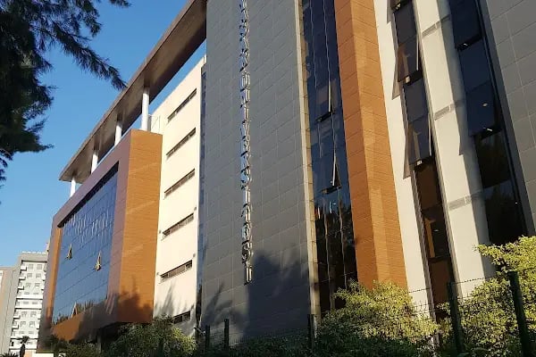 Yaşar Üniversitesi - Resim 3