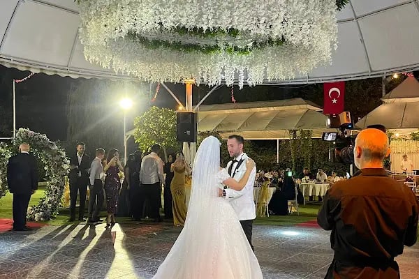 Anı Garden Kır Düğünü Kır Bahçesi Düğün Salonu Avcılar - Resim 12