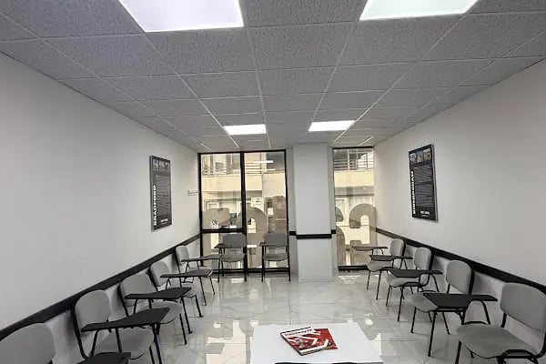 English Academy Dil Okulları Adapazarı Şube - İngilizce, Almanca, İspanyolca, Rusça, Toefl, Ielts, Yds, Yks Dil (Ydt) Kursu - Resim 1