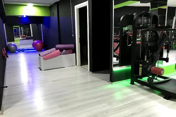 Aydın Free Fit Spor ve Sağlıklı Yaşam Merkezi - Resim 19