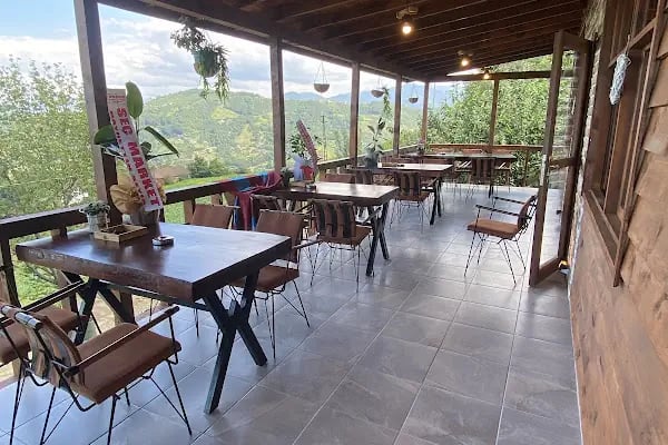 Antikhouse Bungalow Cafe - Resim 5
