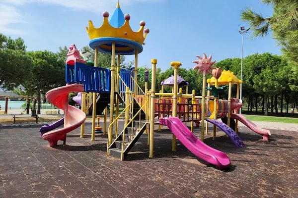 Gölet Park Alanı - Resim 12