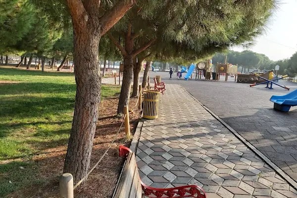 Gölet Park Alanı - Resim 7