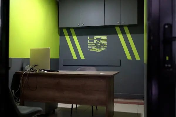 LIFE LINE SPORTS CENTER - Resim 8