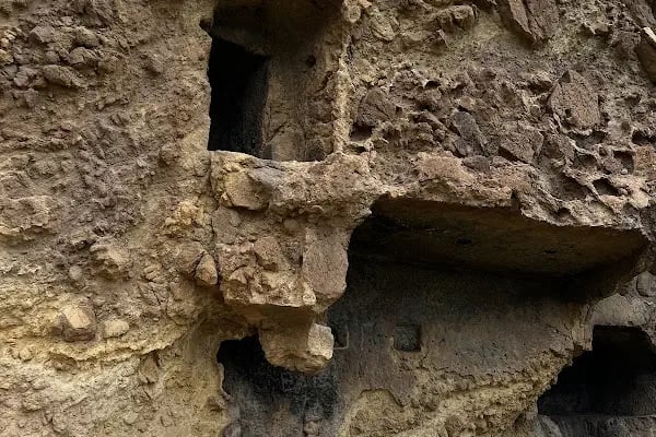 Panormus Kaya Mezarları - Resim 1