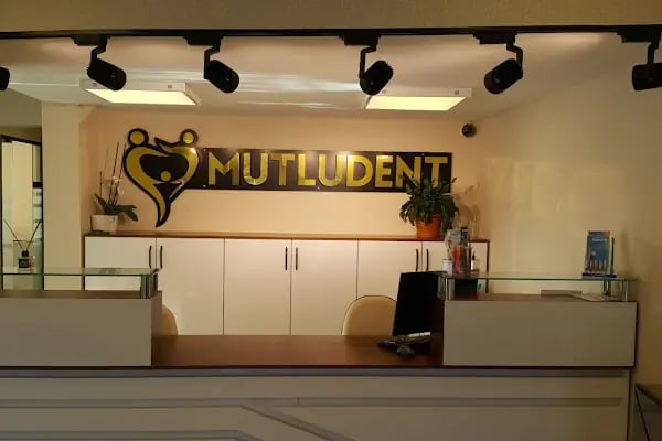 Karapürçek Diş Merkezi Mutludent - Resim 4