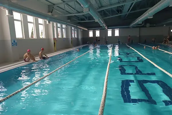 Kışla yarı olimpik yüzme havuzu - Resim 13