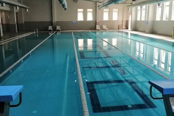 Kışla yarı olimpik yüzme havuzu - Resim 11