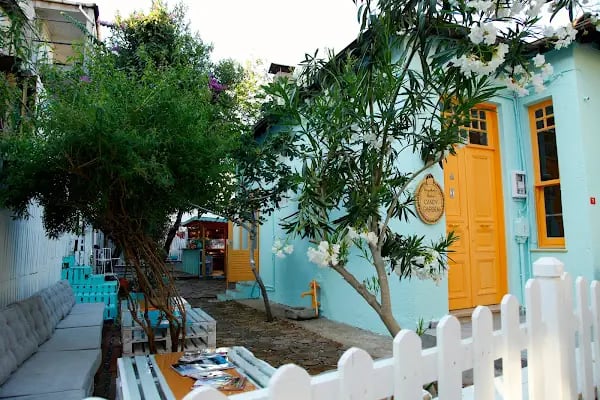 Büyükada Bistro Candy Garden Restaurant Cafe - Resim 4