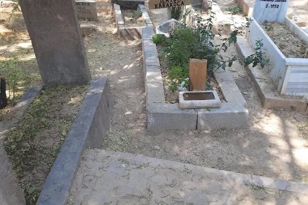Uluırmak Mezarlığı - Resim 11