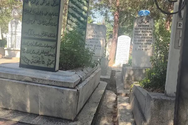 Uluırmak Mezarlığı - Resim 9