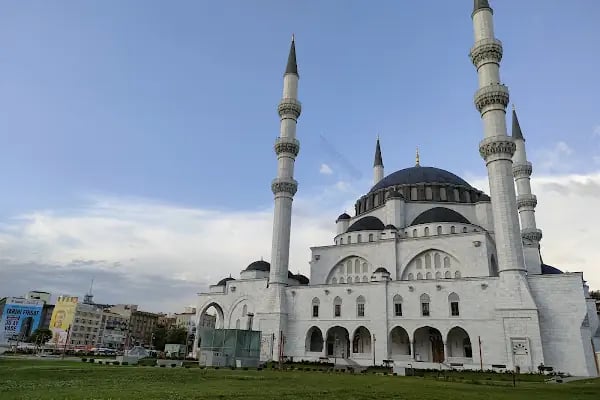 Ulus İtfaiye Meydanı Camisi - Resim 2