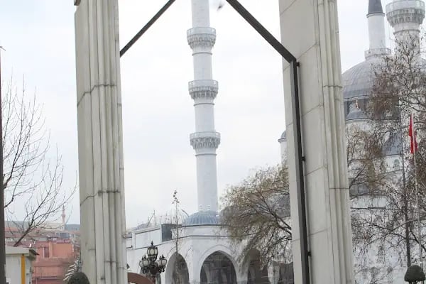 Ulus İtfaiye Meydanı Camisi - Resim 11