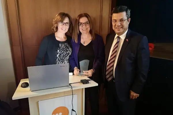 Göz Hastalıkları Uzmanı Prof. Dr. Sema Oruç Dündar - Resim 7
