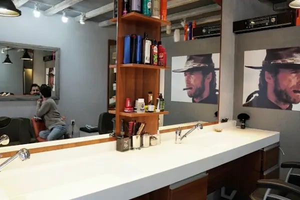 ROMEO'S BARBER SHOP - Resim 2