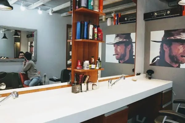 ROMEO'S BARBER SHOP - Resim 3