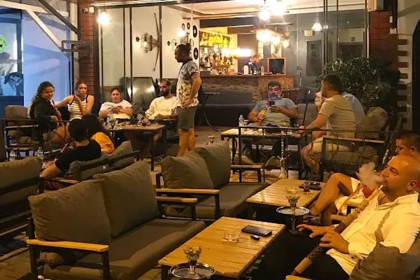 Vinifera Wine House &amp; Cafe - Resim 5