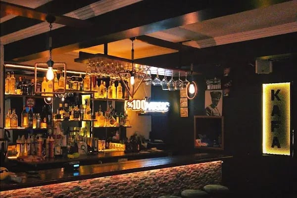 Vinifera Wine House &amp; Cafe - Resim 2