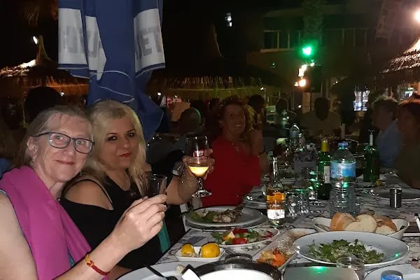 Vinifera Wine House &amp; Cafe - Resim 12
