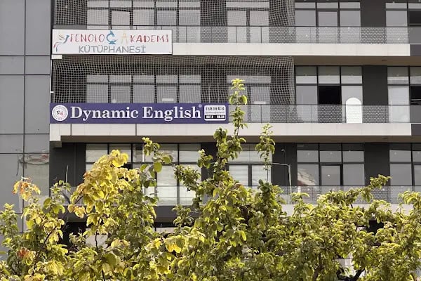 Dynamic English Bağlıca Şubesi- Kids, Teens ve Hazırlık Atlama Kursları - Resim 2