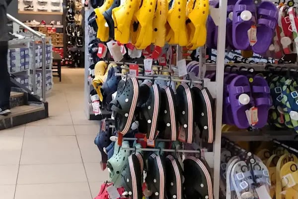 FLO Viaport AVM Mağazası - Resim 14