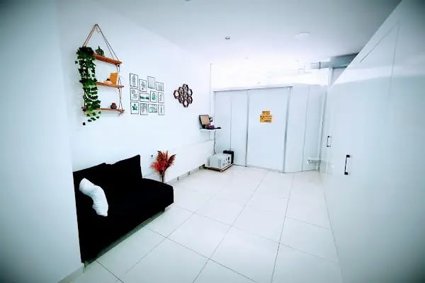Diş Hekimi Protez Uzmanı. Dr. Dt. Esat Başol, Gülüş Tasarımı ve İmplant Klinikleri. İmplant/ Zirkonyum/ Estetik Diş Hekimliği - Resim 13