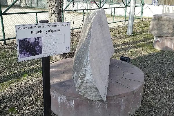 Ankara Üniversitesi Açık Hava Kaya Müzesi - Resim 16