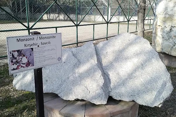 Ankara Üniversitesi Açık Hava Kaya Müzesi - Resim 14