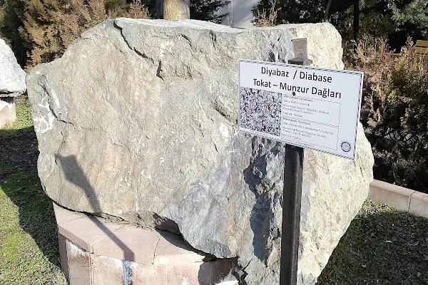 Ankara Üniversitesi Açık Hava Kaya Müzesi - Resim 1